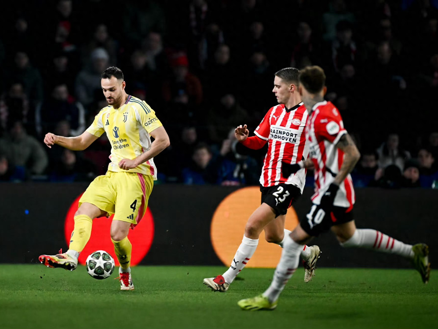 半岛体育官网 -尤文图斯历史最强阵容图